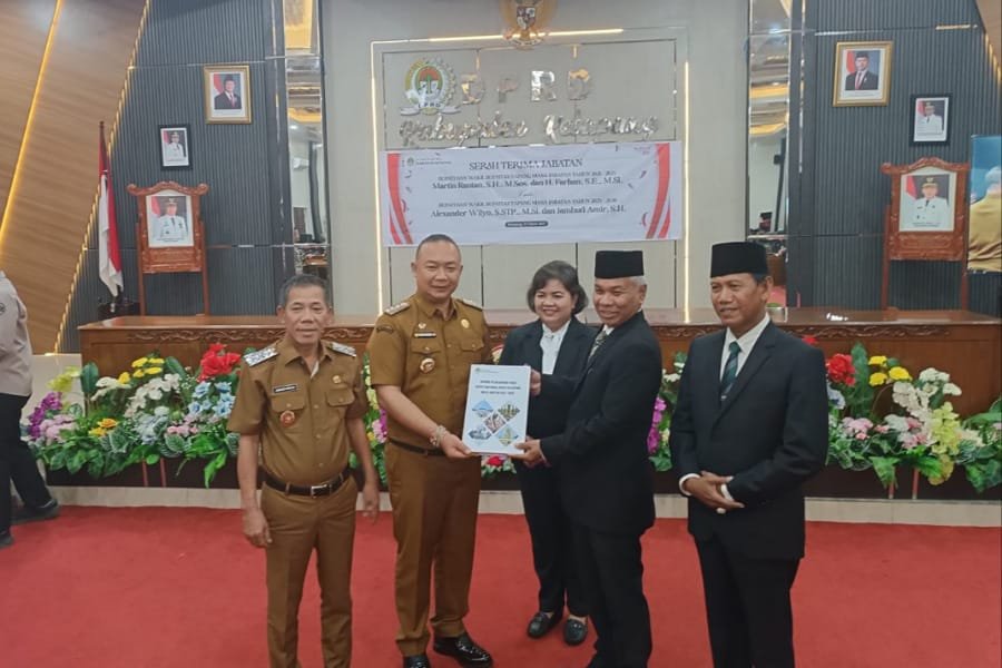 Alex Komitmen Lanjutkan Program Pembangunan Ketapang