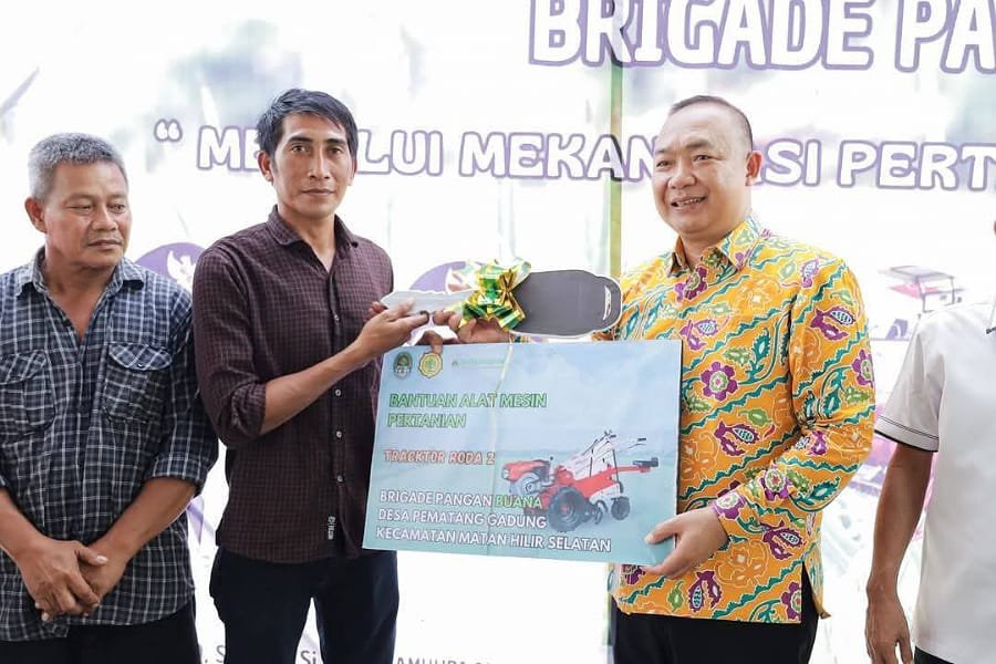 Dukung Swasembada, Pemkab Ketapang Salurkan 48 Unit Alsintan ke Brigade Pangan