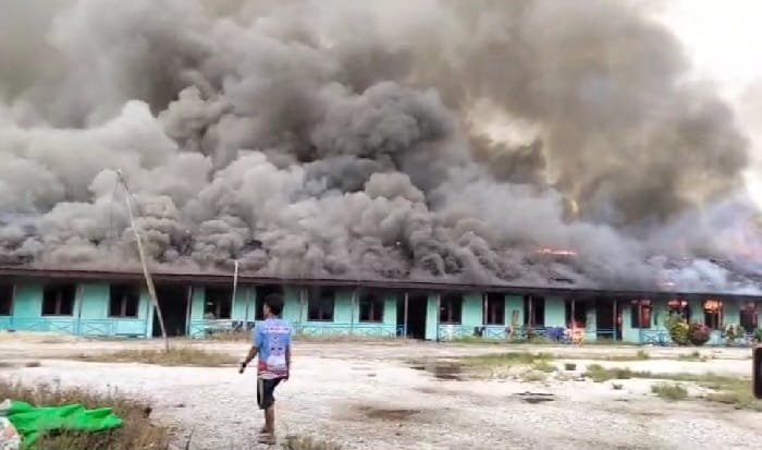 Rumah Betang 20 Pintu di Perbatasan Indonesia-Malaysia Terbakar, 78 Jiwa Kehilangan Tempat Tinggal
