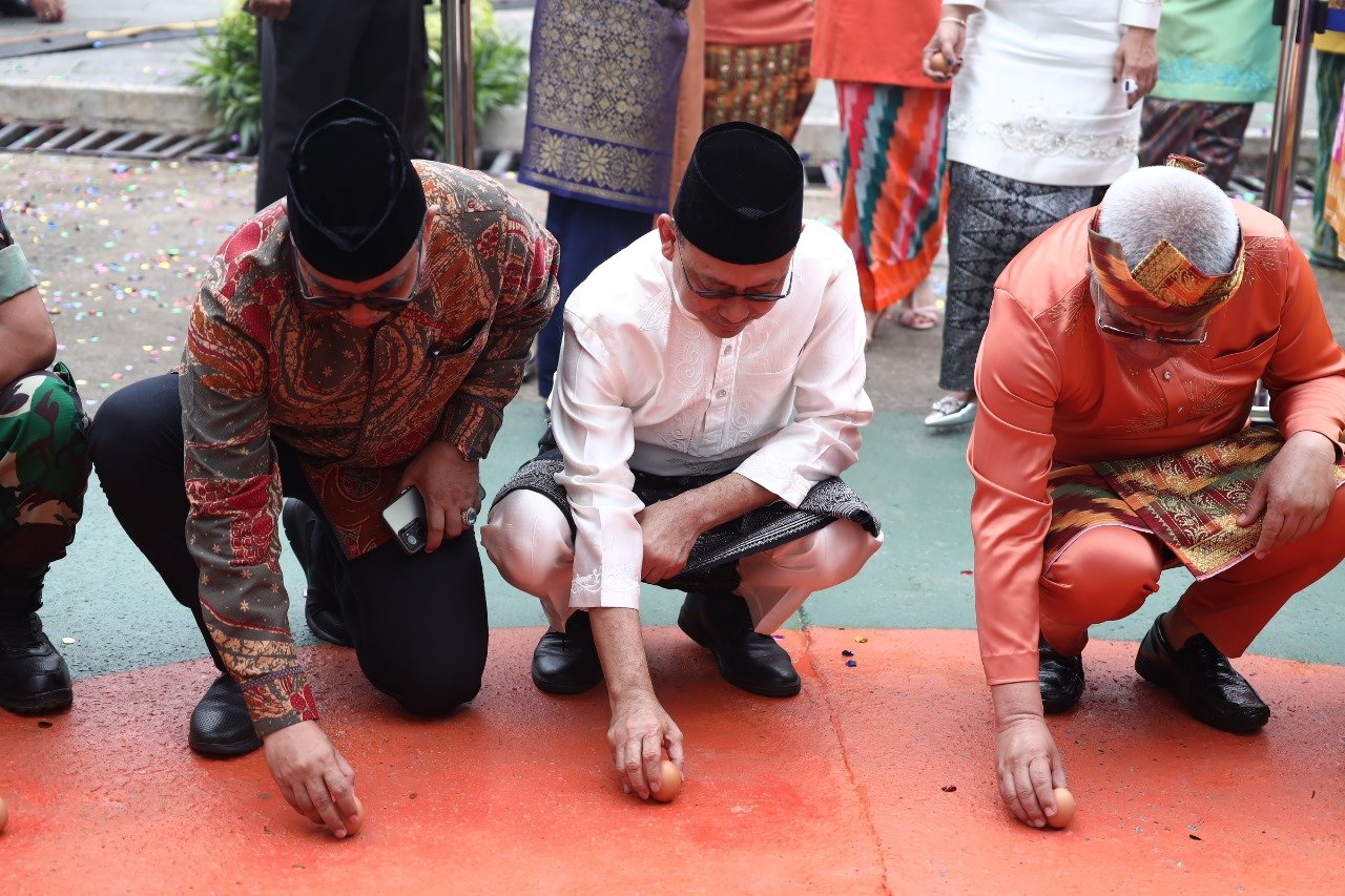 Wisatawan Tiongkok dan Norwegia Ikut Nikmati Pesona Kulminasi Kota Pontianak