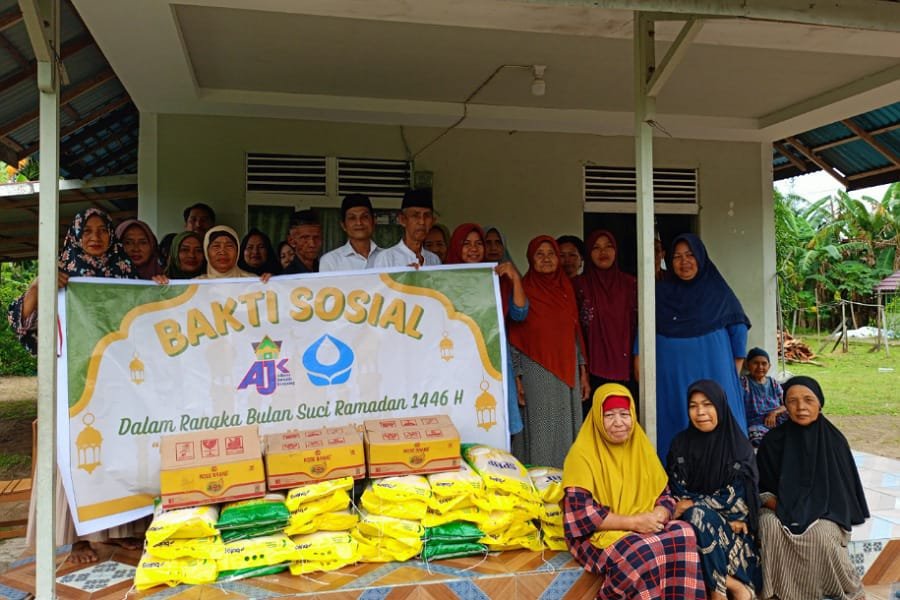 Jelang Idul Fitri, AJK dan PWI Salurkan Bantuan 2 Ton Beras ke Masyarakat