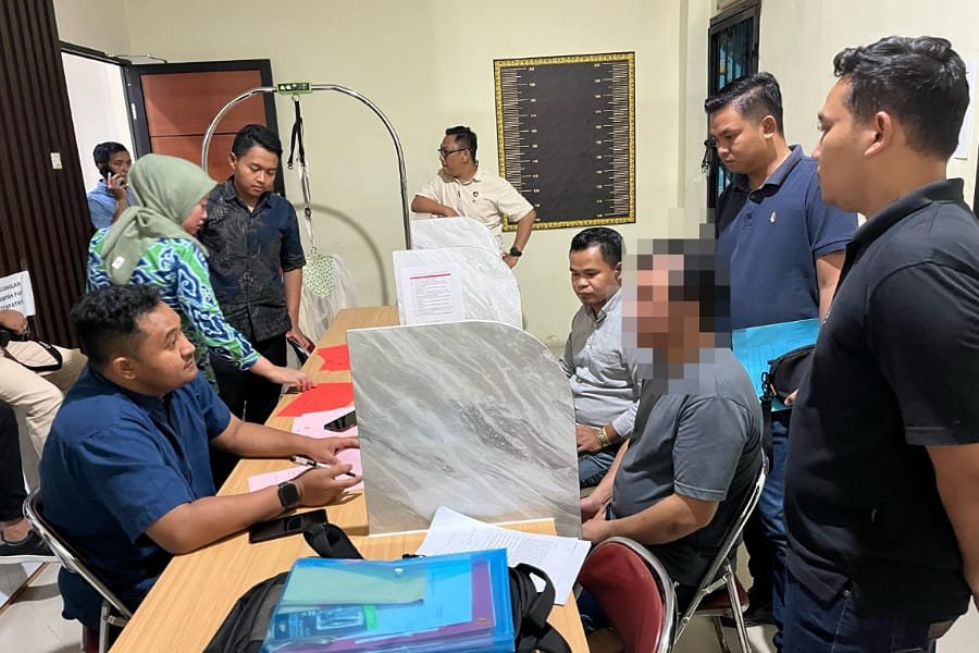 Curi Buah Sawit, Oknum Kades di Kecamatan Marau Ditangkap Polisi