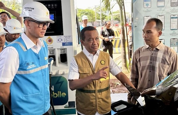 Kunjungi SPKLU di Banten, Menteri ESDM Apresiasi Kesiapan PLN Sambut Mudik Lebaran 2025