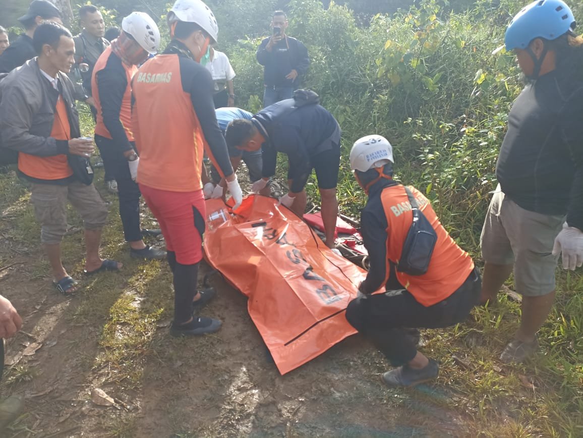 Tim SAR Gabungan Temukan Pengunjung Riam Marum Dawar yang Jatuh Terpeleset