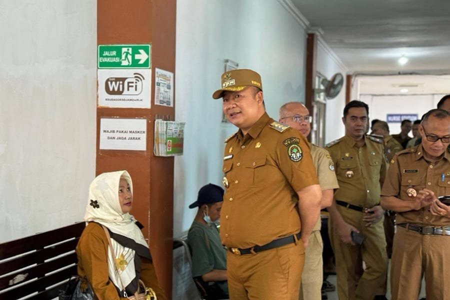 Bupati Alex Tinjau Langsung Pelayanan RSUD Agoesdjam Ketapang
