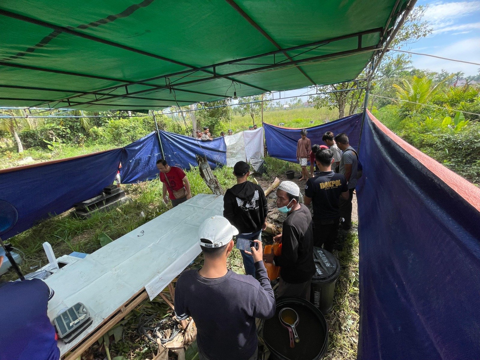 Polisi Bongkar Makam Korban Perkelahian Maut di Sungai Kakap