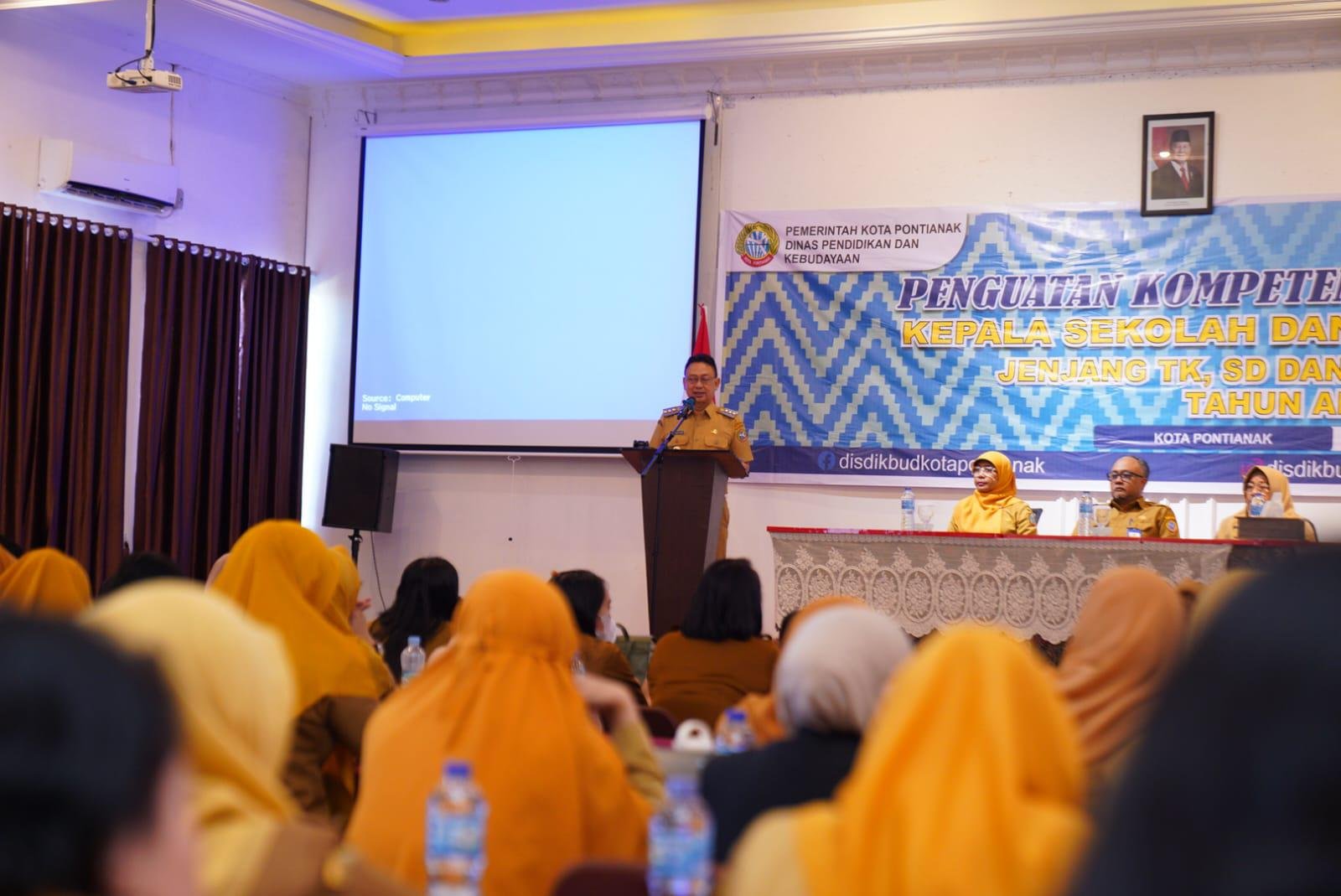 Wako Pontianak Minta Sekolah Ciptakan Lingkungan Hijau Agar Anak Didik Betah Belajar