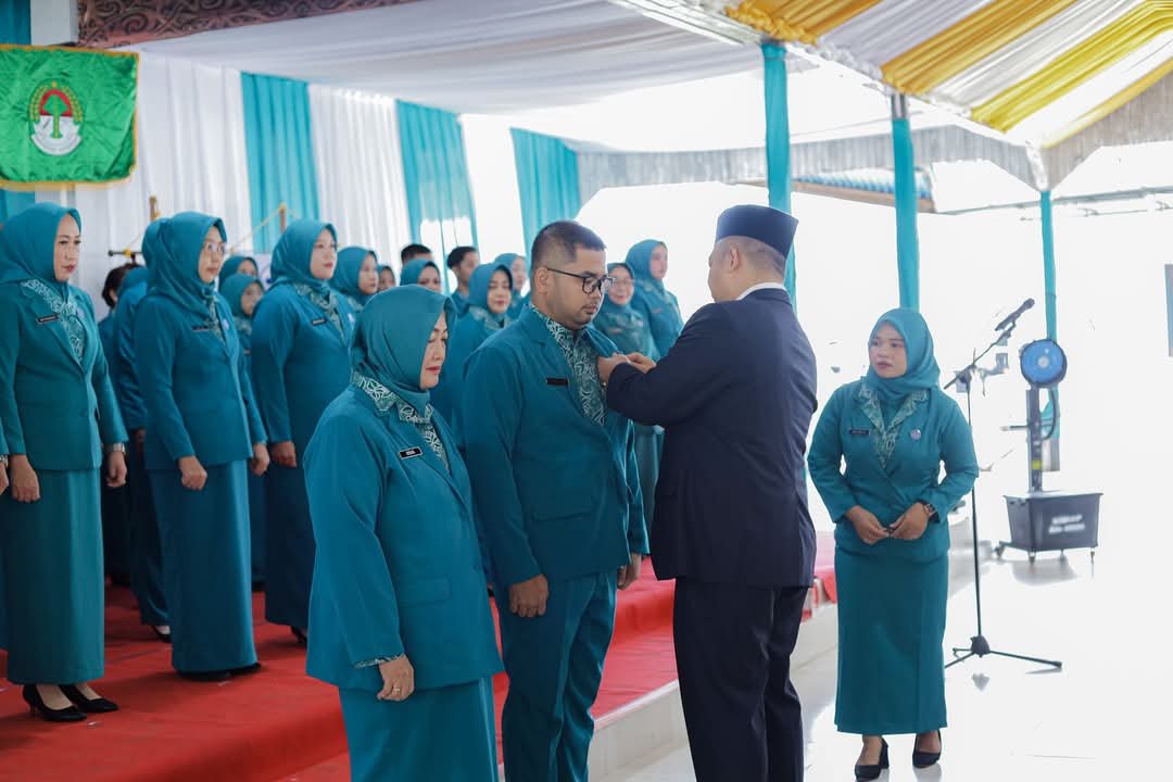 Alexander Wilyo Resmi Lantik TP PKK dan Tim Pembina Posyandu Ketapang