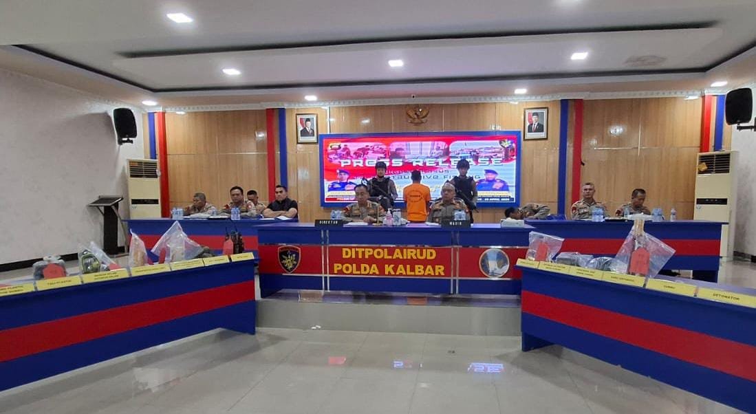 Polisi Gerebek Kapal Pengebom Ikan di Perairan Sambas Kalimantan Barat