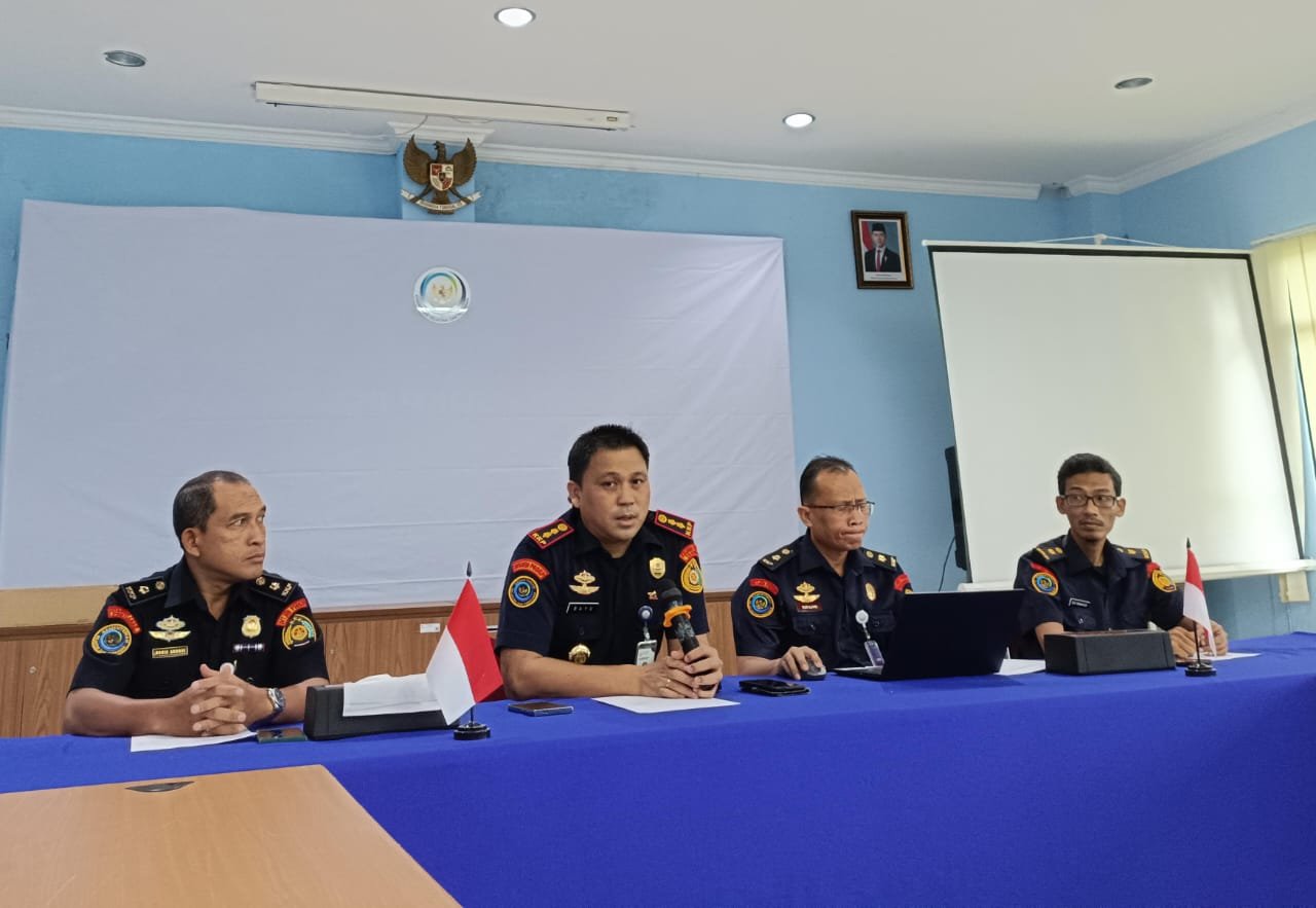 Aktivitas Jual Beli Arwana Ilegal di Pontianak dan Kubu Raya Digerebek KKP