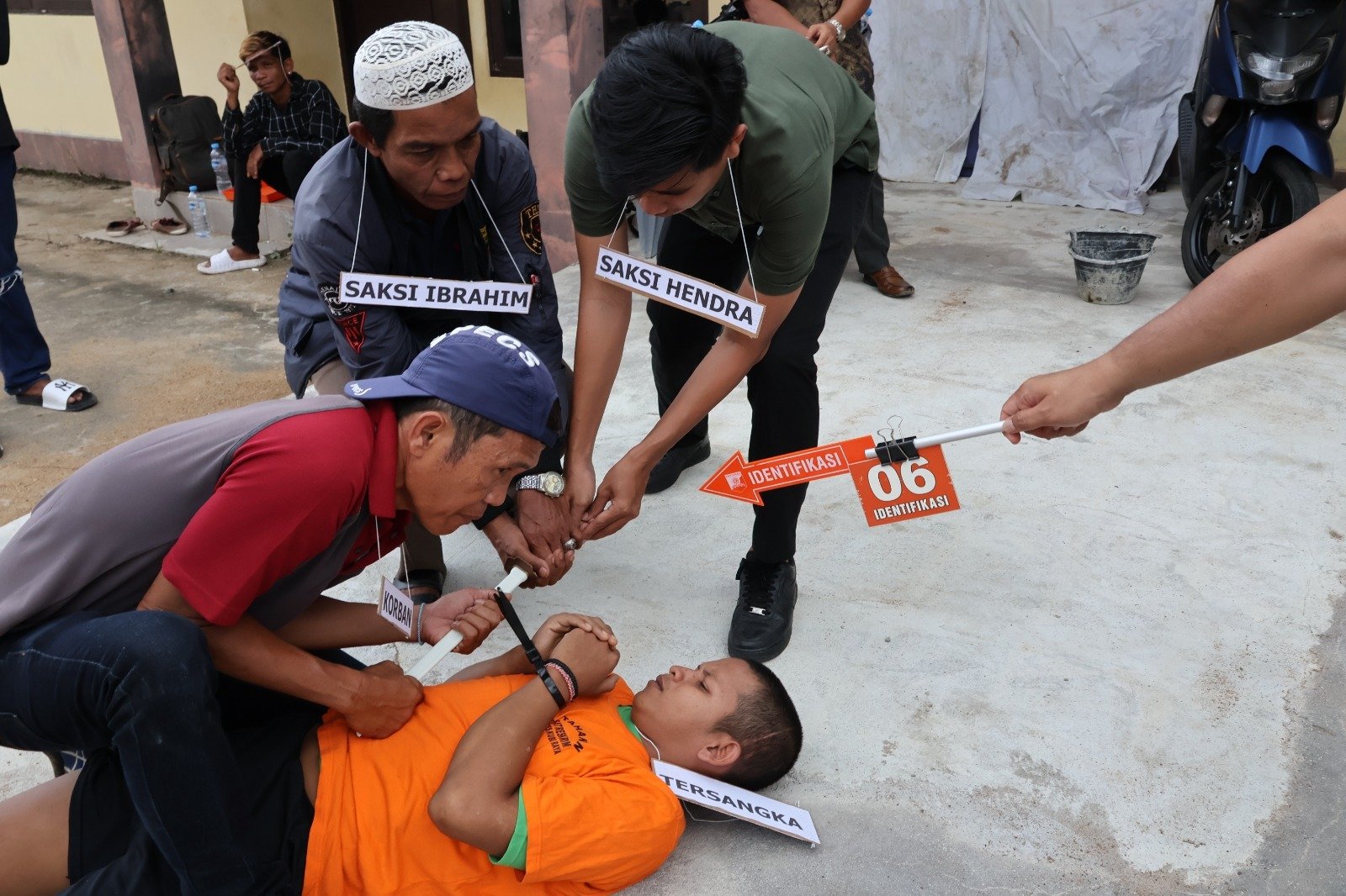 Polres Kubu Raya Gelar Rekonstruksi Duel Maut Pemuda di Sungai Rengas