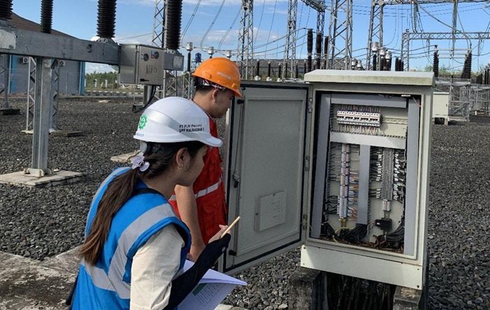 Kiprah Srikandi PLN UIP Kalbagbar di Lapangan, Wujud Perjuangan Kartini Masa Kini