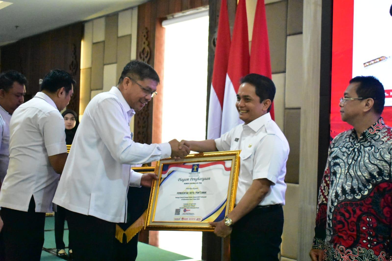 Pemkot Pontianak Raih Tiga Penghargaan Sekaligus dari Kanwil Kementerian Hukum Kalbar