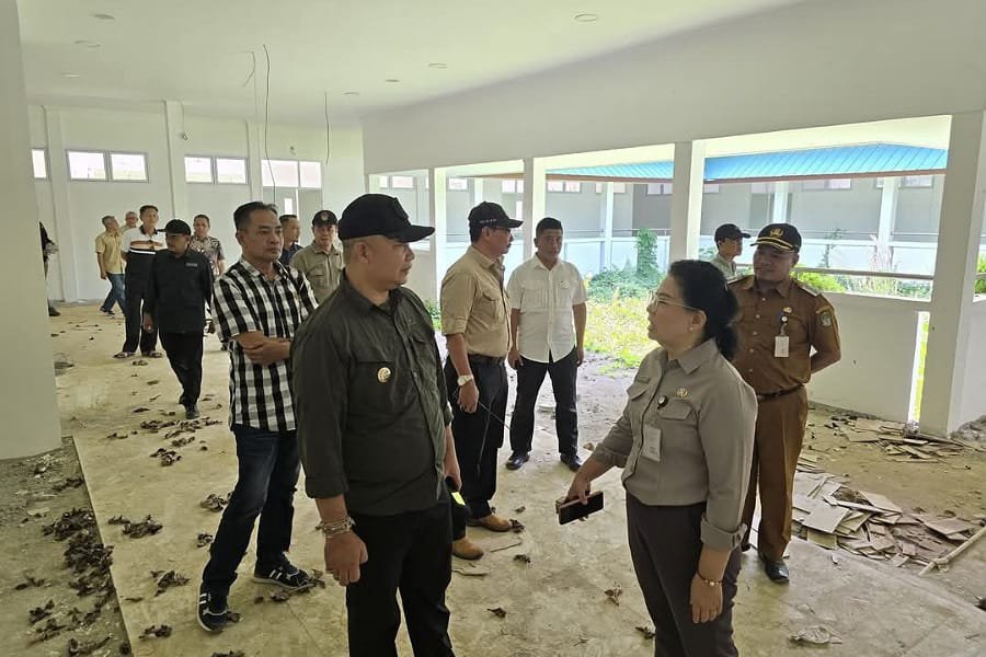 Bupati Ketapang Tinjau Kondisi RS Pratama Sandai, Targetkan Beroperasi Tahun 2026