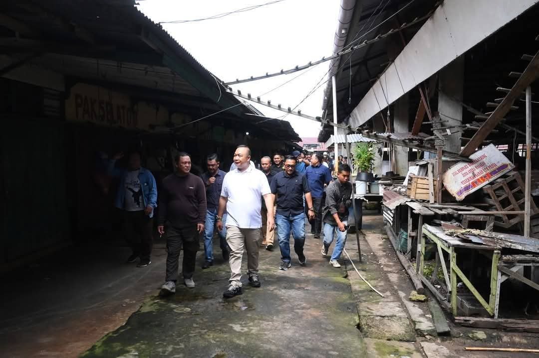 Bupati Ketapang Tinjau Dua Pasar Legendaris, Siapkan Penataan Ulang