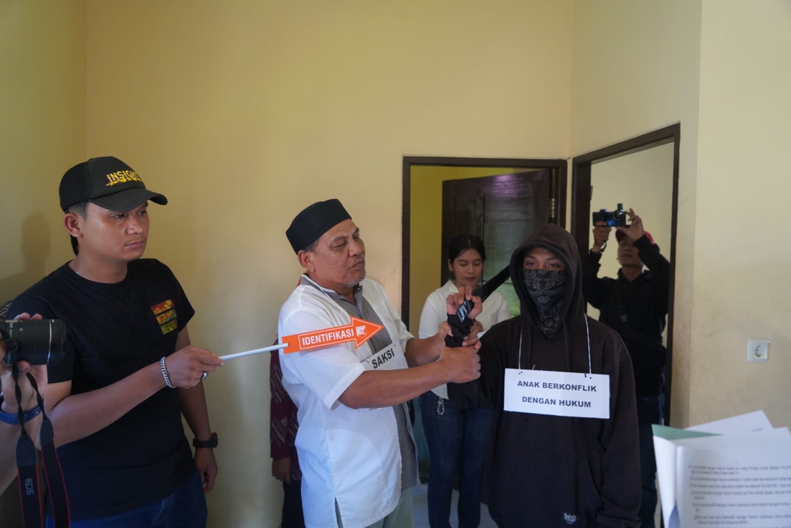 Polres Kubu Raya Gelar Rekonstruksi Remaja Tuli Bisu Tikam Tetangga Hingga Tewas