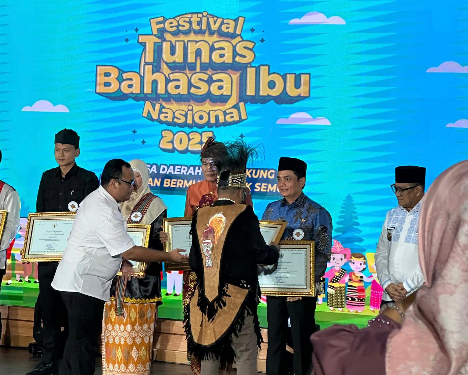 Dukung Pelestarian Bahasa Daerah, Wali Kota Pontianak Raih Penghargaan Nasional