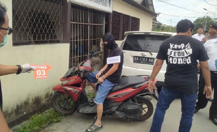 Polres Sambas Gelar Rekonstruksi Menantu Bunuh Mertua