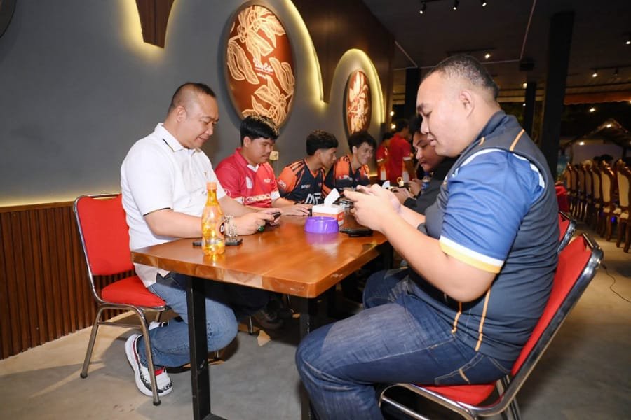 KEC 2025 Ditutup, Bupati Ketapang Ikut Bermain Mobile Legends di Laga Eksebisi