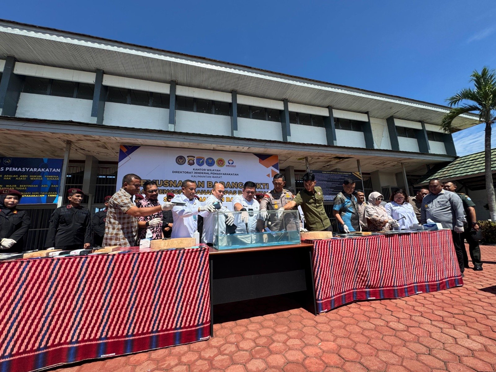 Kanwil Ditjenpas Bakal Sanksi Tegas Oknum Petugas yang Fasilitas Handphone kepada Napi