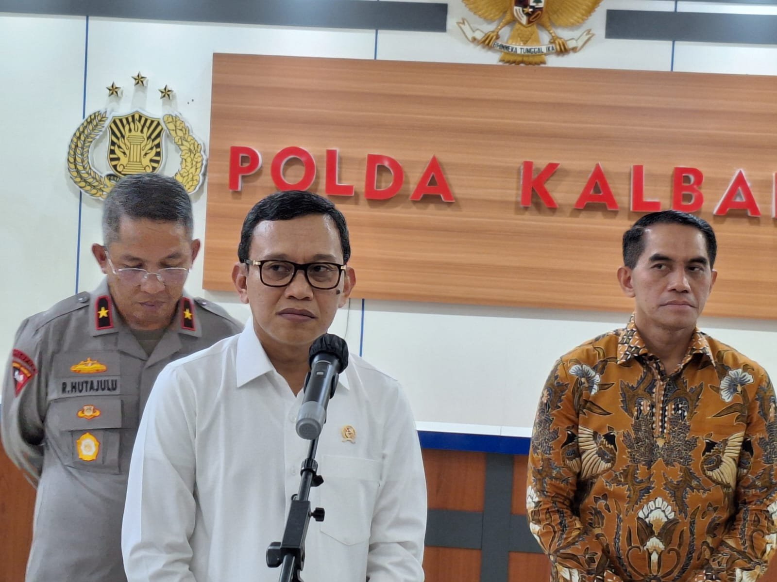 Menteri P2MI: Jalur Tikus di Kalbar Jadi Pintu Keluar Pekerja Migran Ilegal