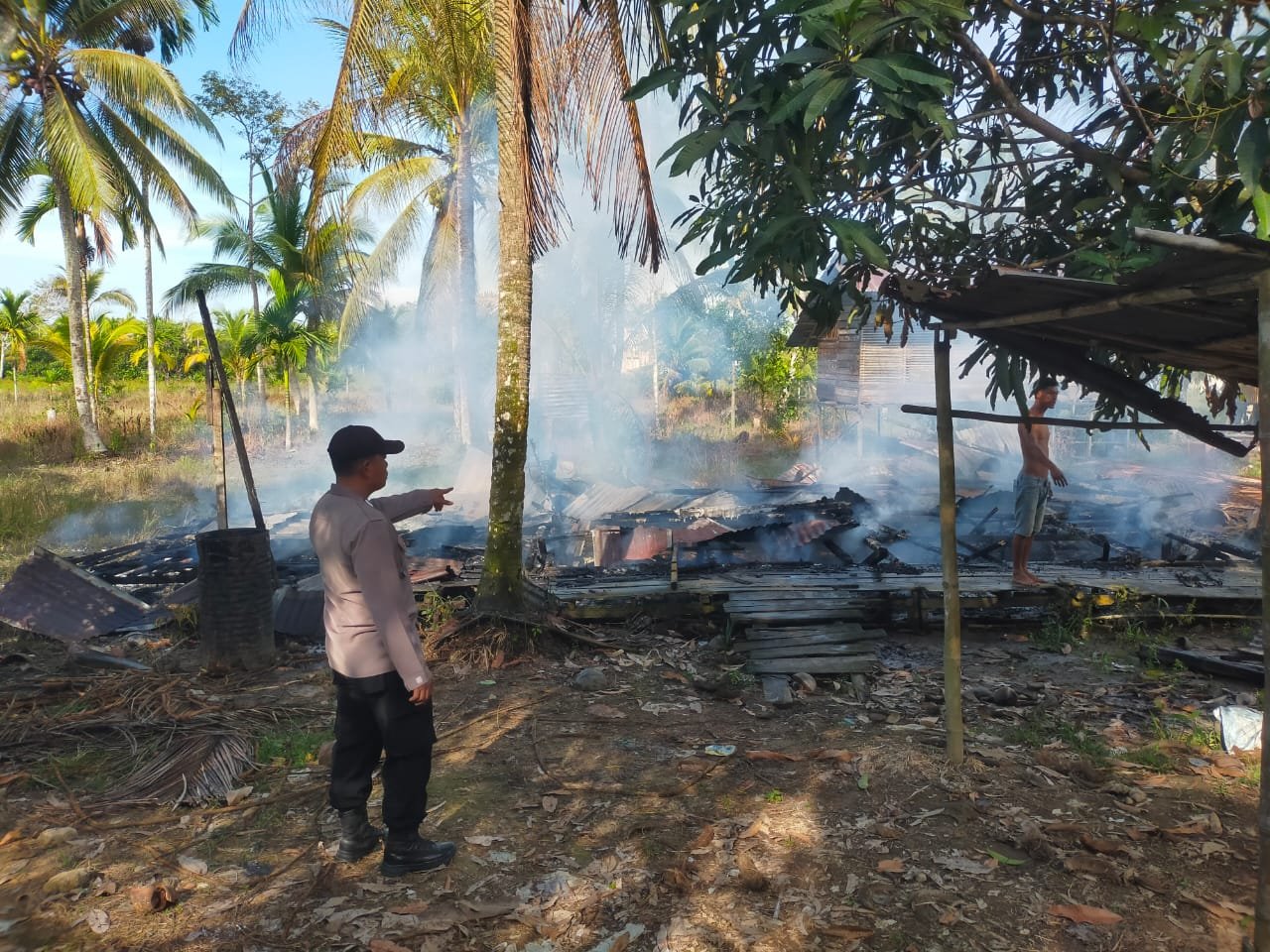 Rumah Kontrakan Tanpa Penghuni di Kubu Raya Terbakar