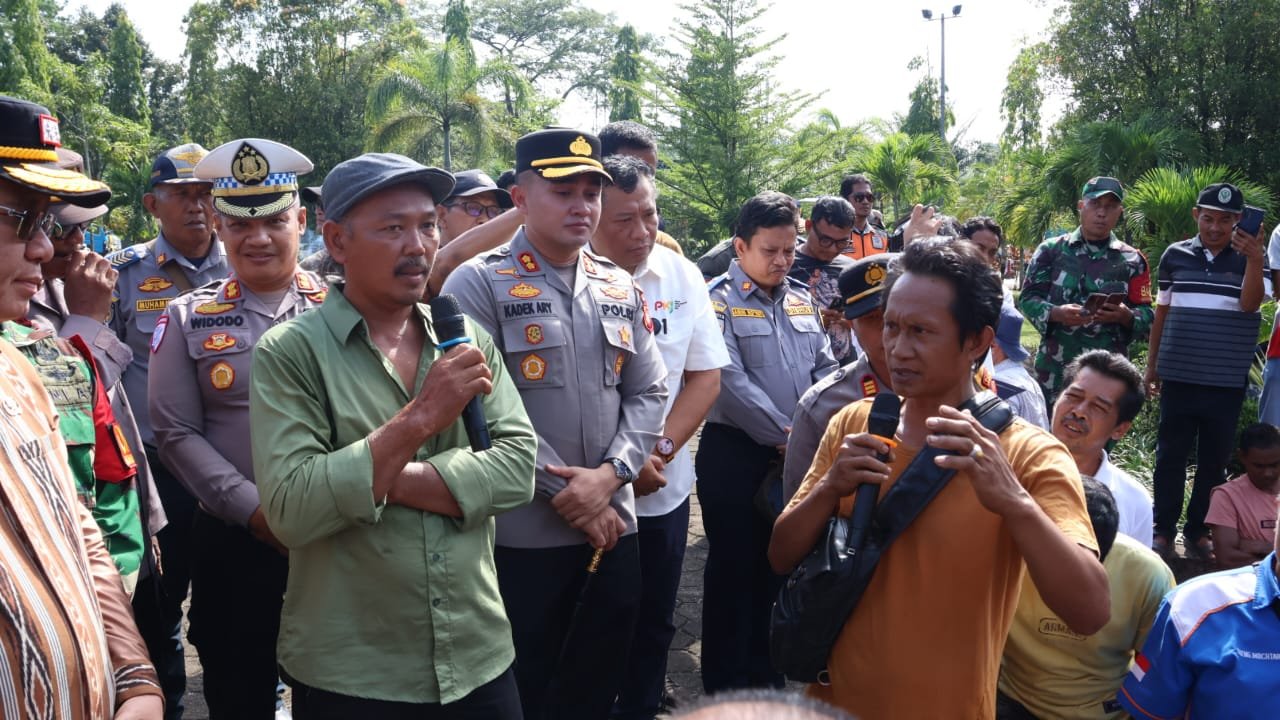 Polres Kubu Raya Pastikan Aksi Damai Ratusan Sopir Truk Berjalan Kondusif