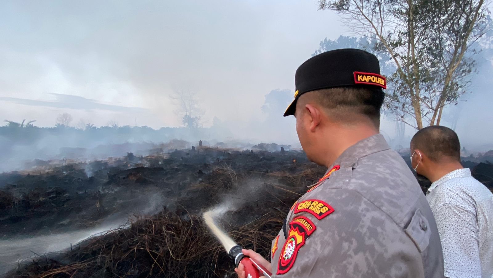 Cegah Api Meluas, Bupati dan Kapolres Kubu Raya Turun ke Lokasi Karhutla