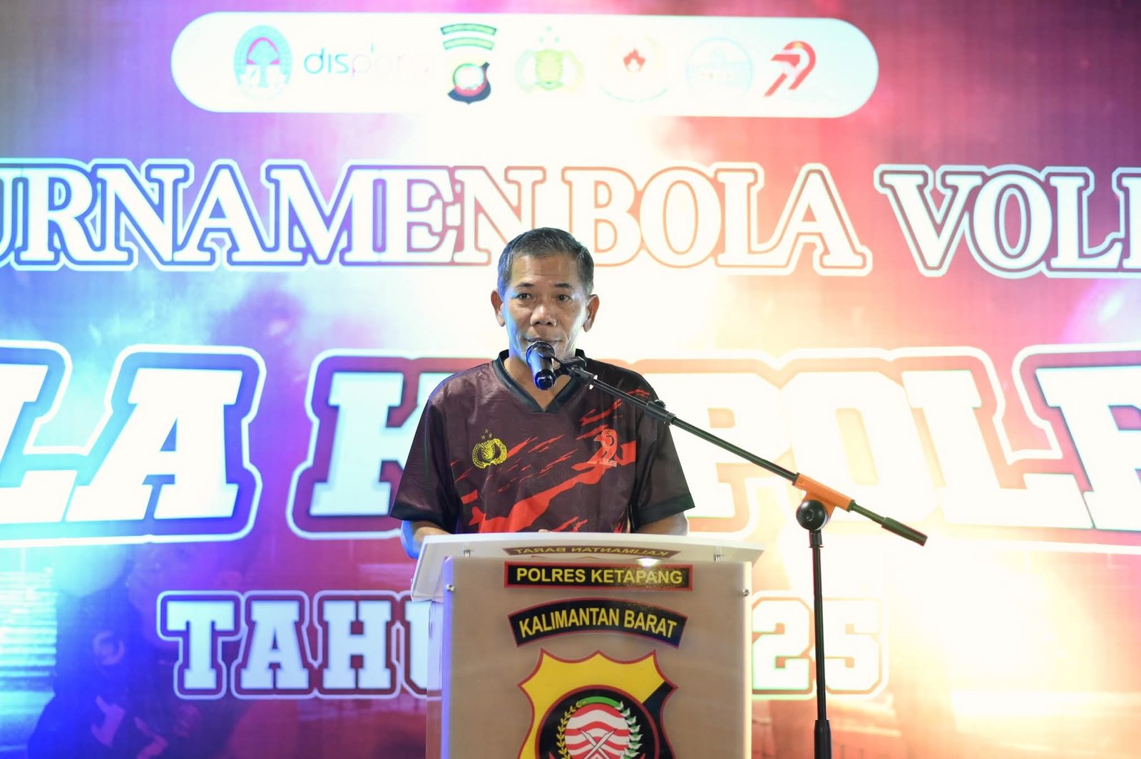 Wabup Ketapang Resmi Tutup Kejuaraan Bola Voli Kapolres Cup 2025