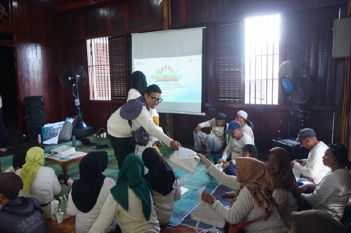 Dukung Hari Lingkungan Hidup, PLN Bagikan 140 Tas Kanvas untuk Kampanye Penggunaan Kantong Non-Plastik