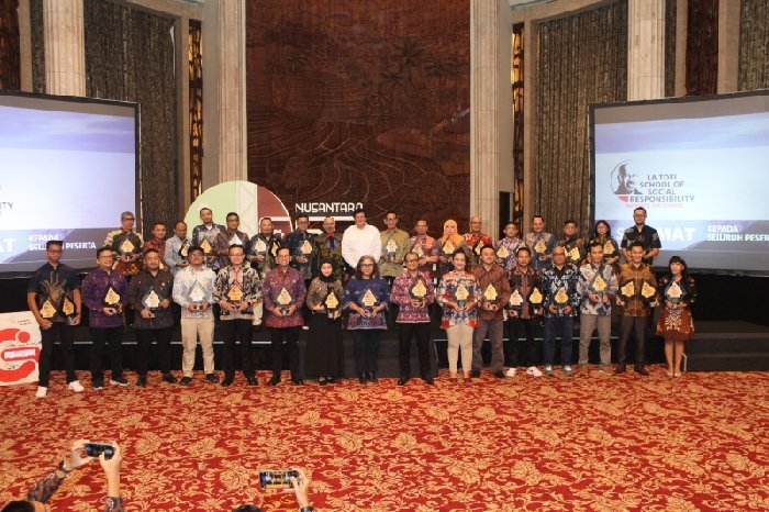 Terus Menyala untuk Sesama: Tiga Penghargaan Nusantara CSR Awards Bukti Peduli PLN UIP KLB pada Negeri