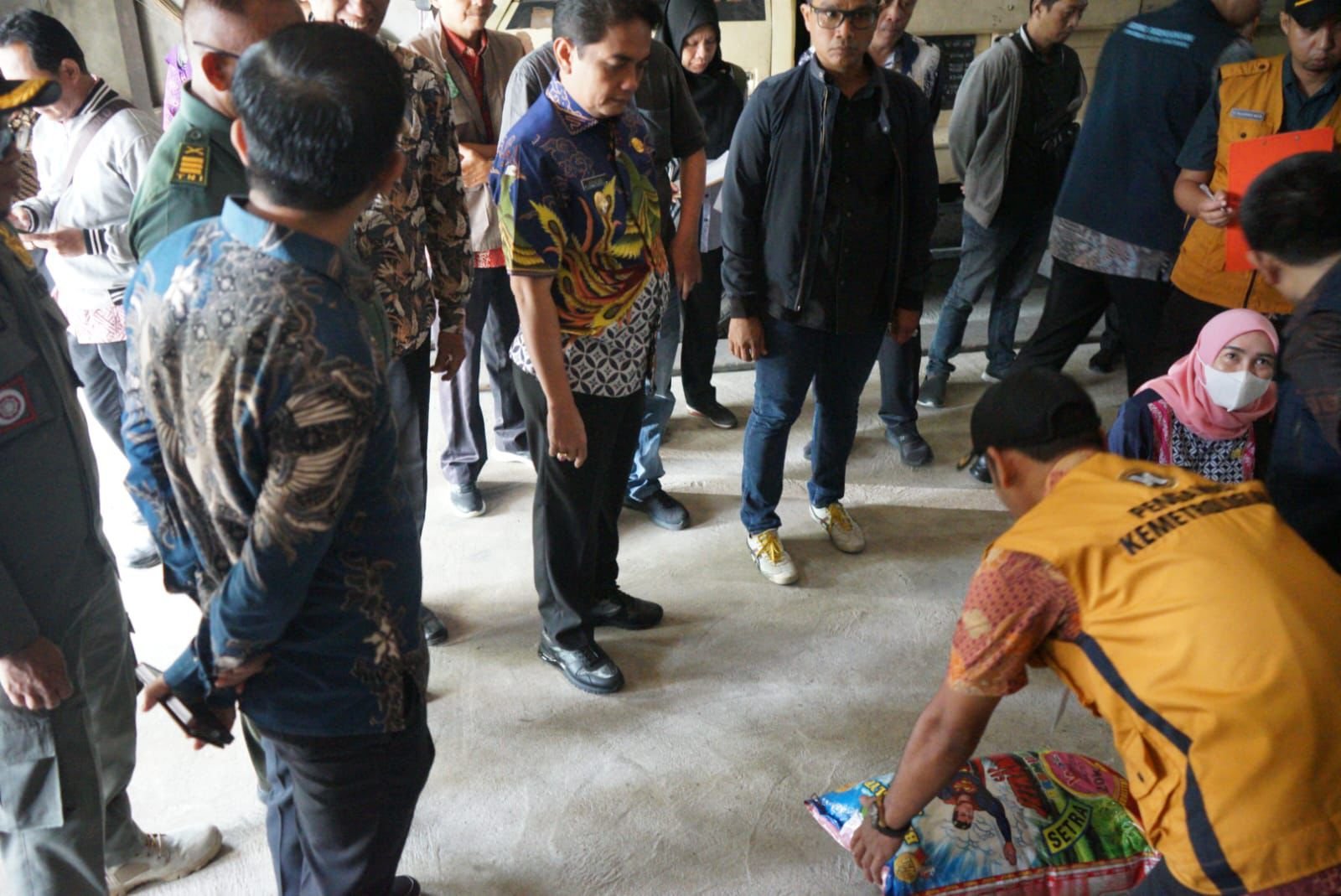 Bahasan dan Satgas Pangan Sidak Distributor Beras, Pastikan Takaran Sesuai Standar