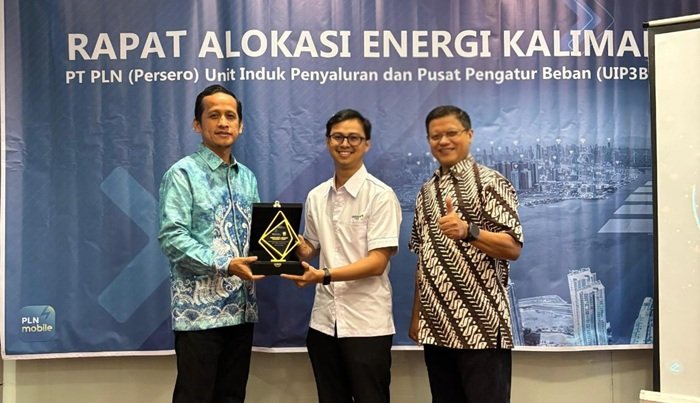 Semangat Kemerdekaan, PLN UIP3B Kalimantan Apresiasi Pembangkit Berprestasi melalui GRID LIGHT 2025