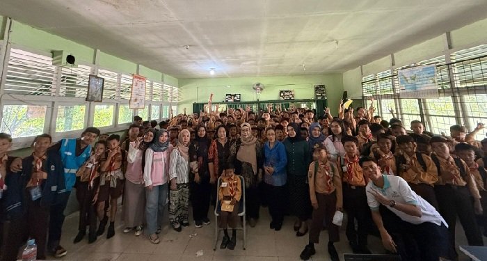 Semarak Kemerdekaan, PLN Edukasi Keselamatan Ketenagalistrikan bagi Siswa SMP Negeri 18 Pontianak