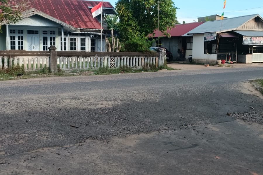 Telan Anggaran Hampir Rp 1 M, Pengerjaan Proyek Peningkatan Jalan Gusti Hamzah Diminta Tak Asal Jadi