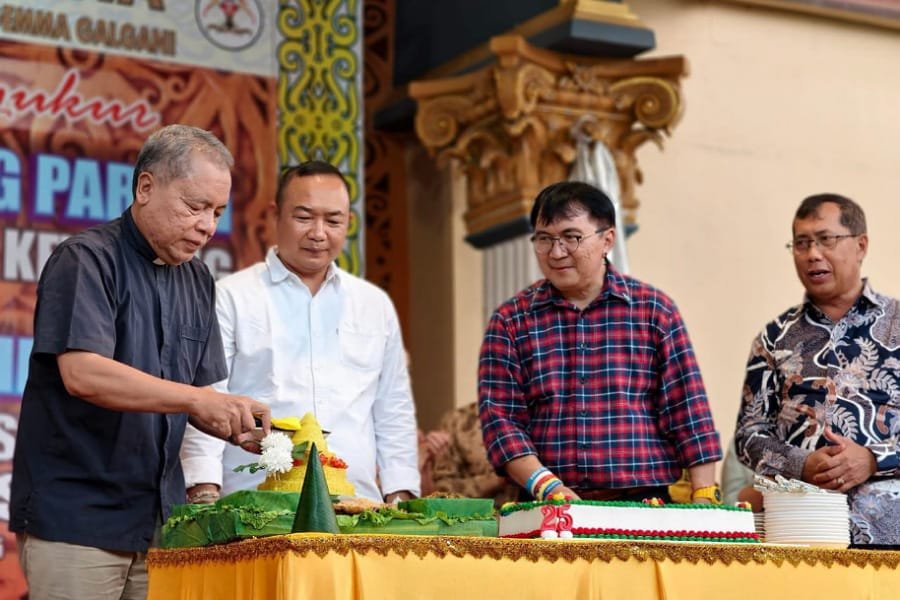Bupati Alexander Hadiri Perayaan Syukur Pesta Pelindung Galgani Paroki St Gemma Galgani Ketapang