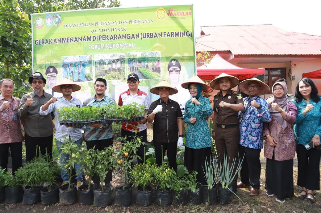 Upaya Tekan Inflasi, TPID Kuponwah Kompak Tanam Cabai dan Komoditas Pangan