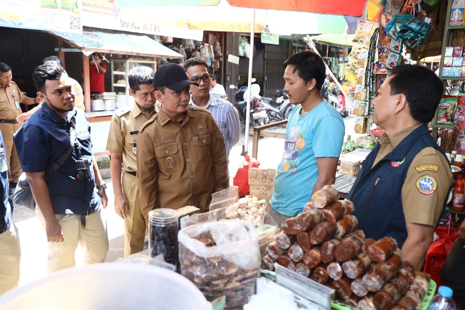 Bahasan Lakukan Monitoring bersama Satgas Pangan di Pasar Kemuning