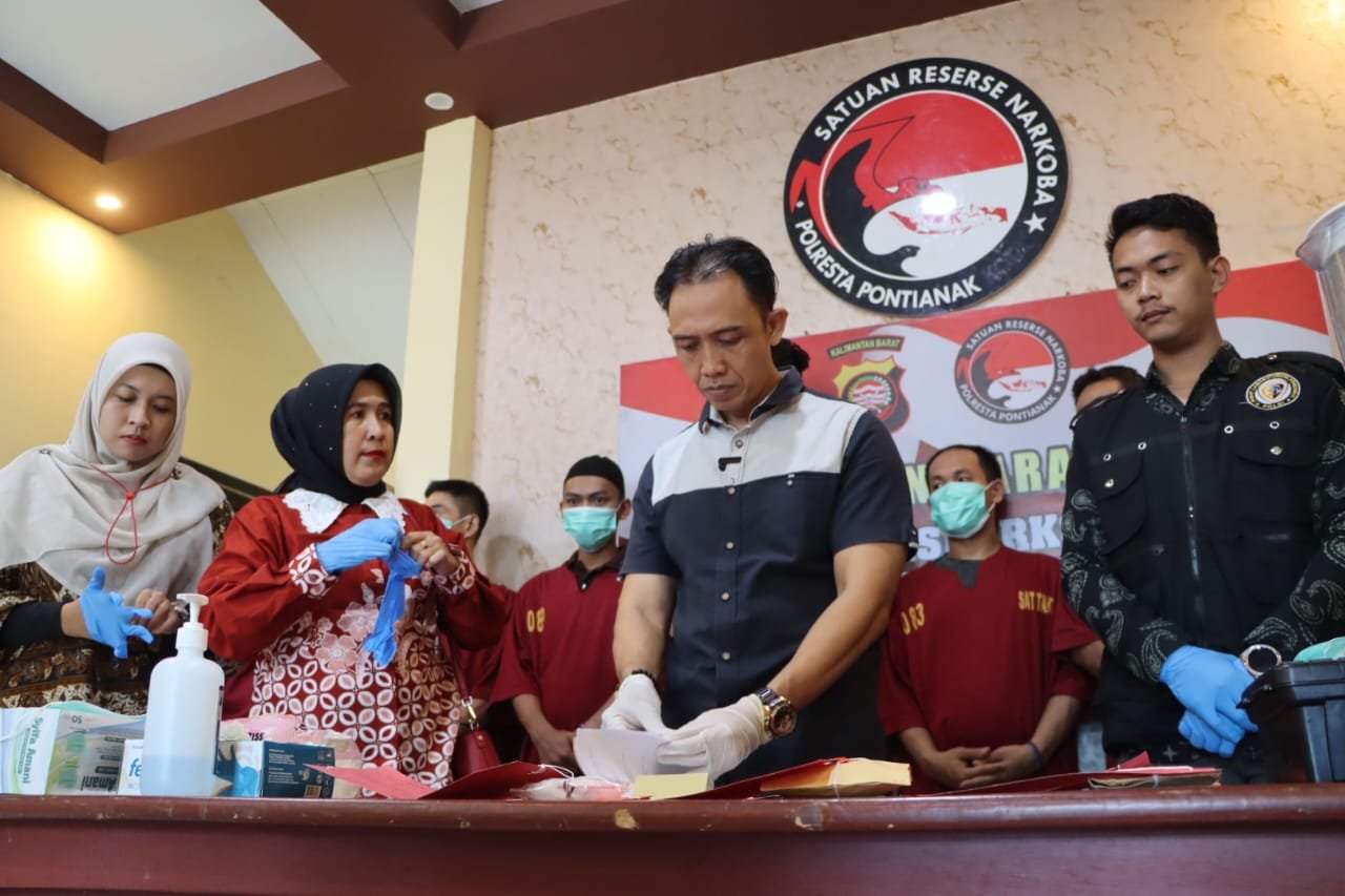 Polresta Pontianak Musnahkan Barang Bukti Sabu dan Ekstasi