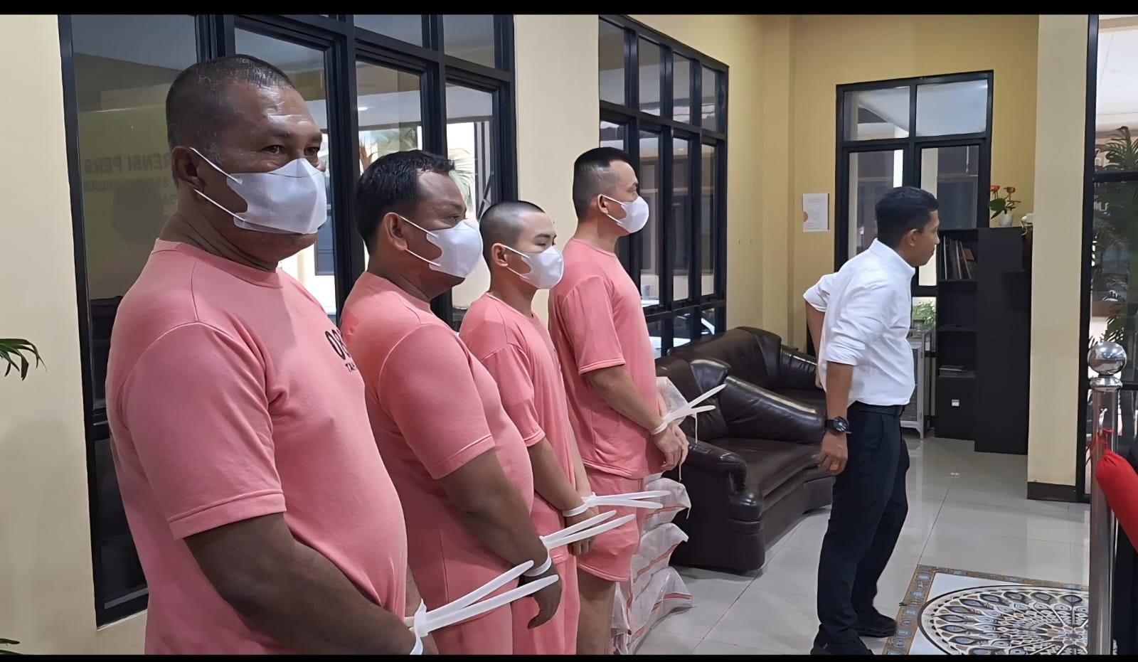 Polda Kalbar Berhasil Bongkar Empat Kasus Migas dan Illegal Logging