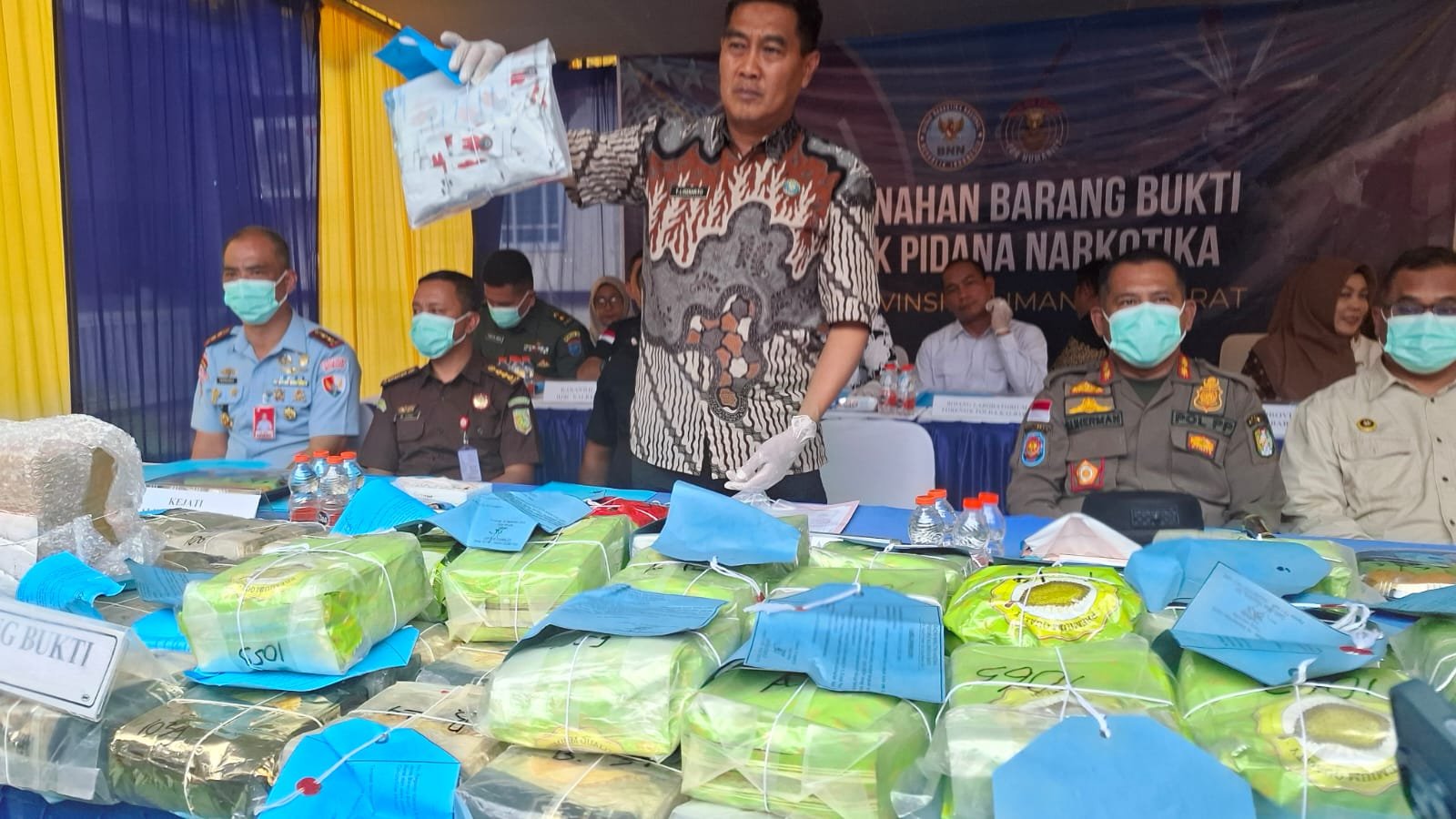 BNNP Kalbar Musnahkan Barang Bukti Narkotika Seberat 61 Kilogram Lebih