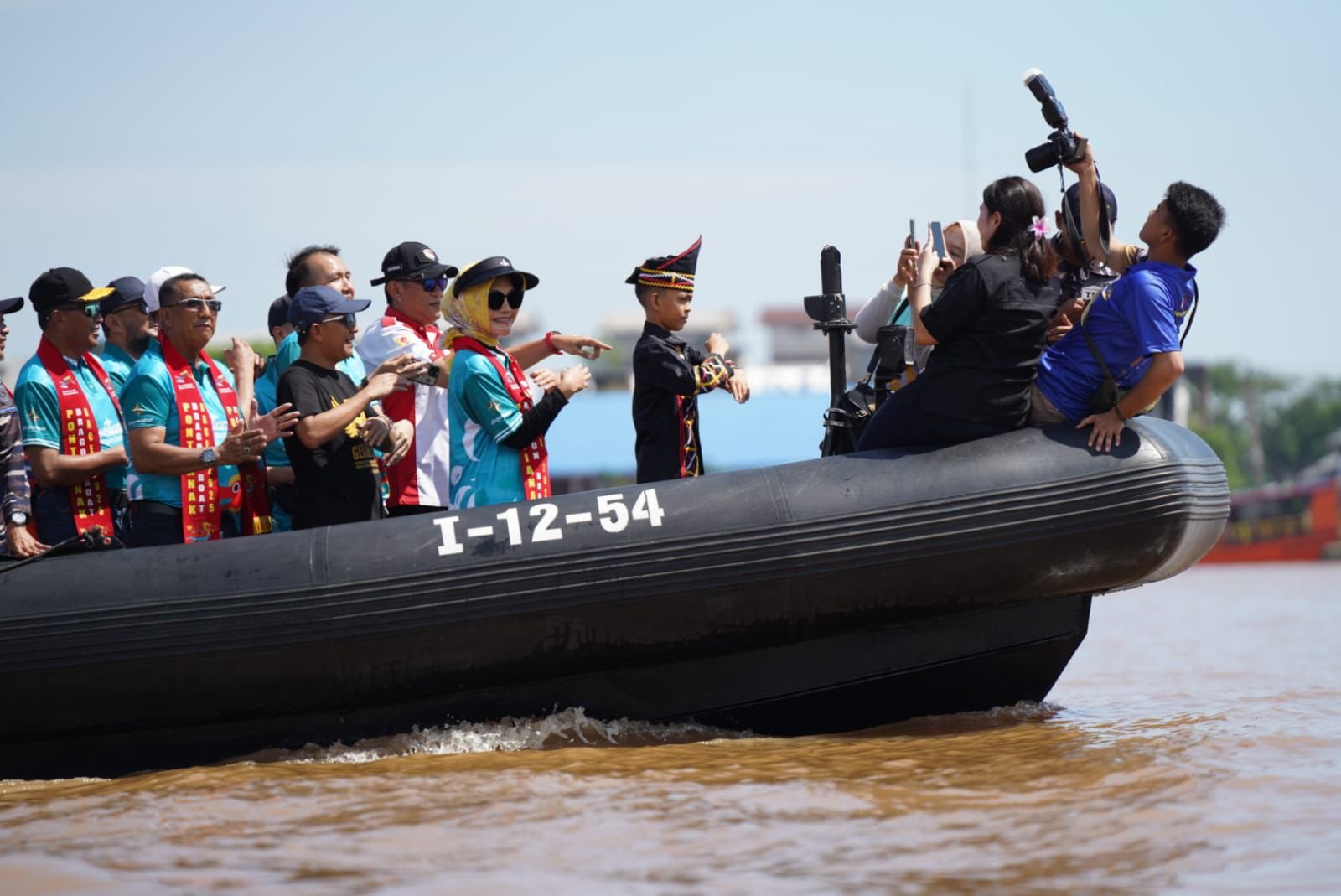Pontianak Dragon Boat Race 2025 Resmi Digelar di Sungai Kapuas, Dikha "Aura Farming" Warnai Kemeriahan