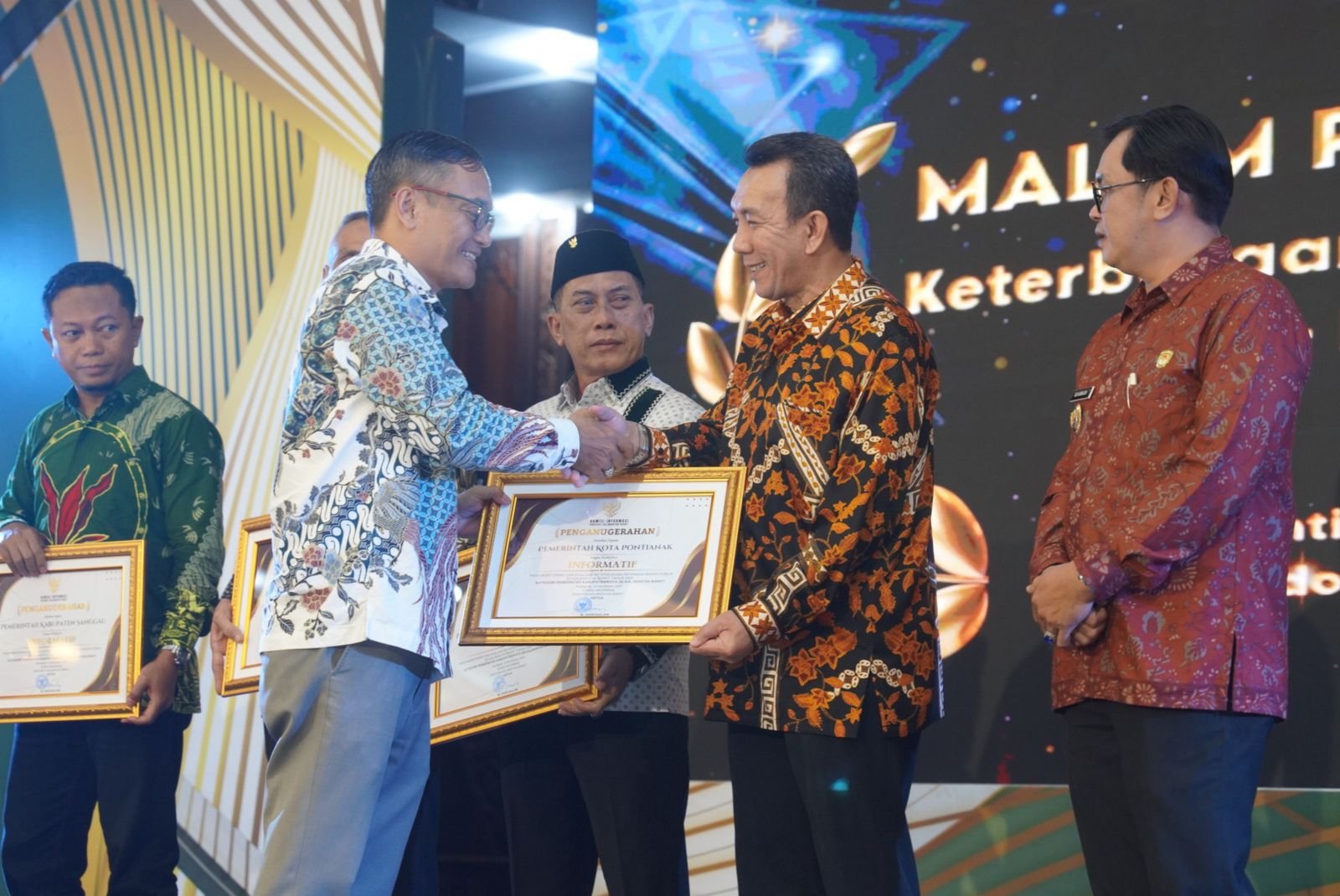 Pemkot Pontianak Raih Empat Penghargaan Keterbukaan Informasi Publik Kalbar 2025