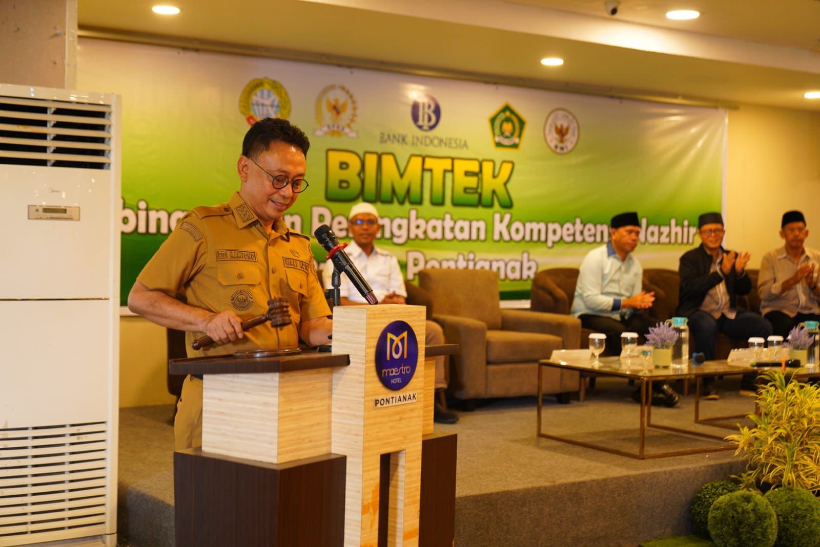 Buka Kegiatan Pembinaan dan Peningkatan Kompetensi Nazir, Edi Kamtono Tekankan Profesionalisme dan Pentingnya Legalitas Wakaf