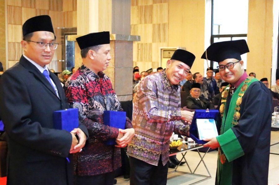 Wisuda Sarjana XIX STAI Al-Haudl Ketapang, Wabup Jamhuri Amir Ajak Lulusan Jadi Teladan Umat