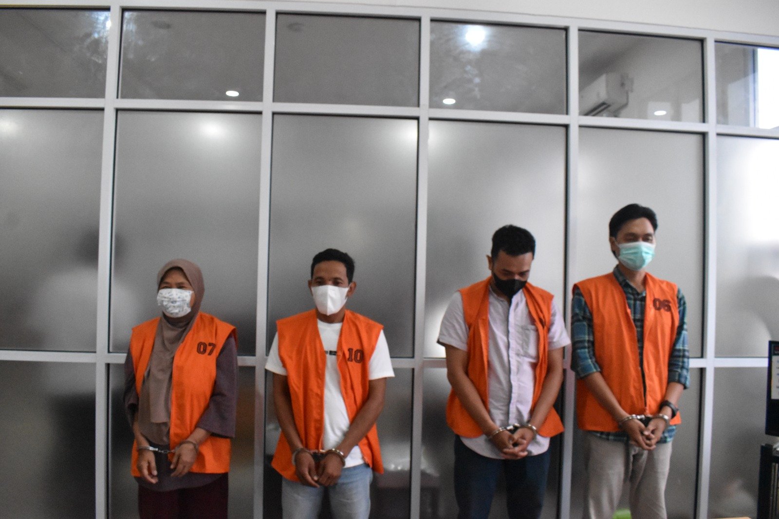 Kejari Pontianak Tahan Empat Tersangka Korupsi Kredit Mikro Senilai Rp 2,39 Miliar