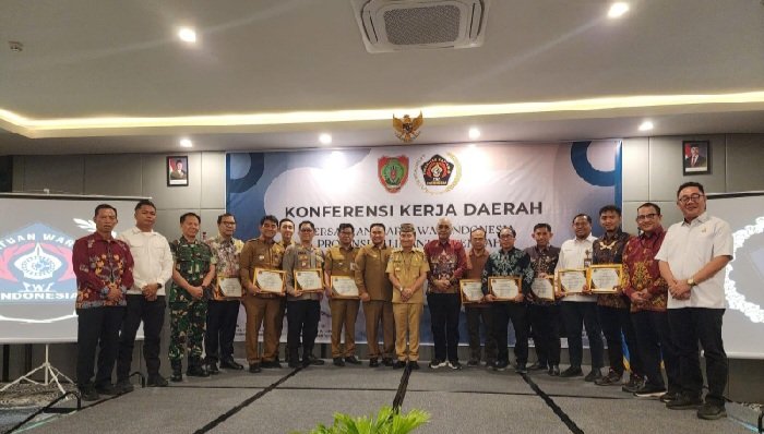 PWI Kalteng Gelar Konferda, PLN UPT Palangkaraya Terima Penghargaan Peduli Pers