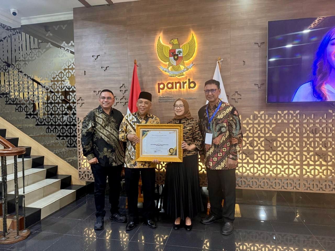 PDAM Tirta Khatulistiwa Raih Penghargaan Inovasi Pelayanan Publik dari Kemenpan RB