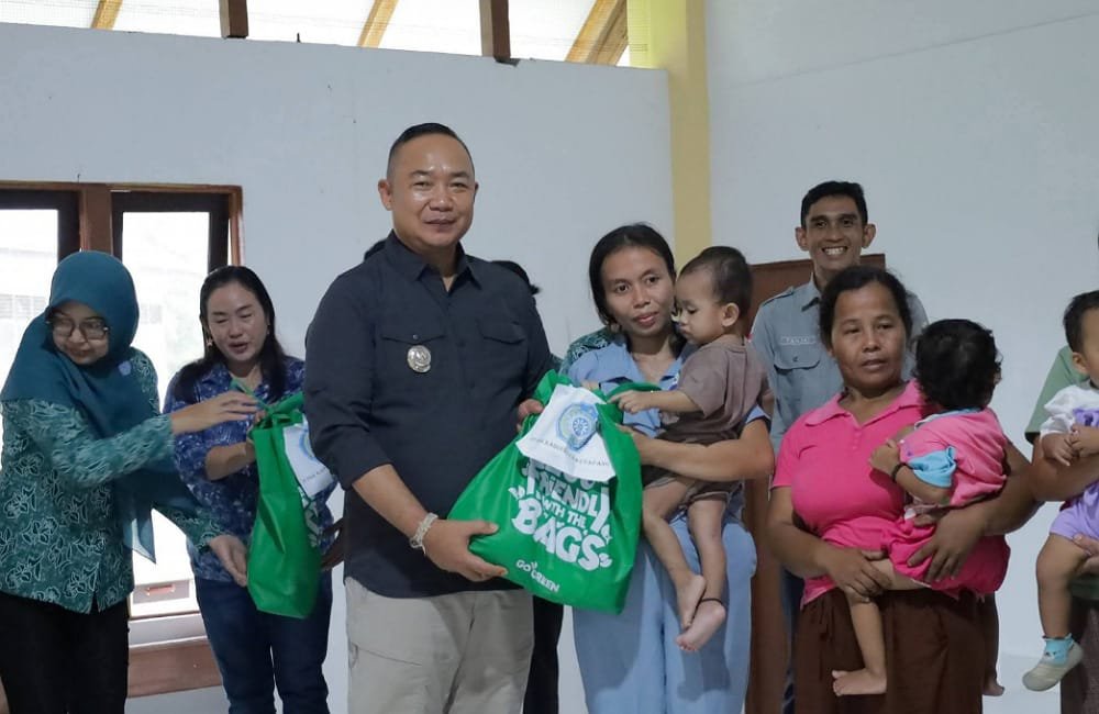 Safari Natal Pemkab Ketapang 2025 Ditutup dengan Bantuan 1,6 Ton Beras dan Bingkisan Kasih