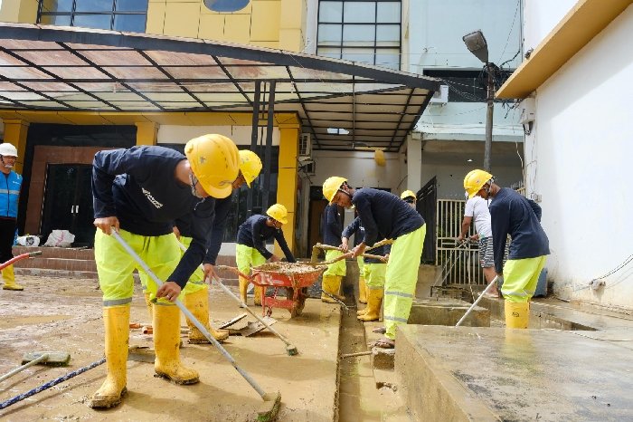 Direksi dan Relawan PLN Turun Langsung Pastikan Percepatan Pemulihan Fasilitas Umum di Aceh